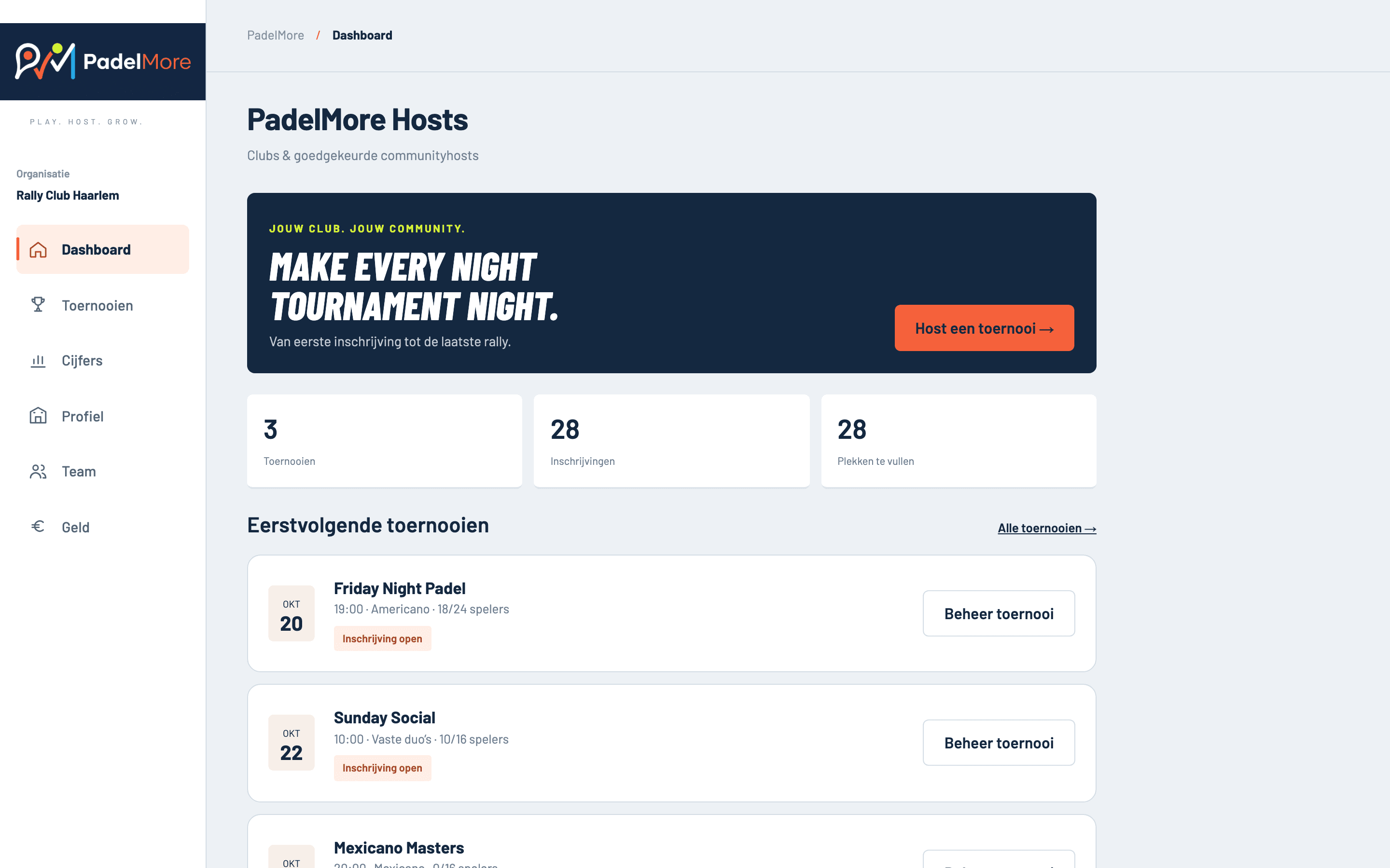 Het PadelMore-dashboard voor hosts met de eerstvolgende toernooien en inschrijvingen